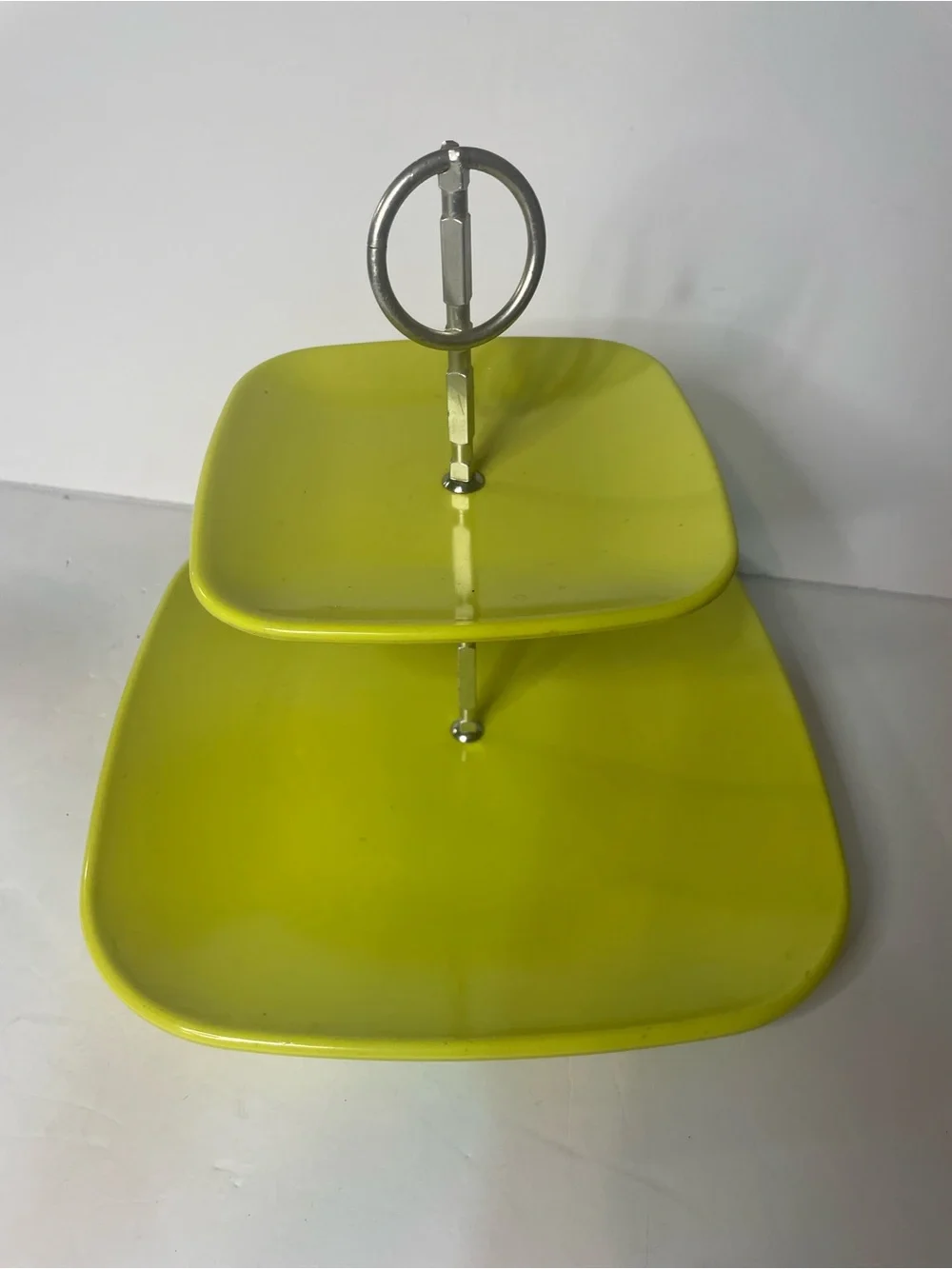 Two-Tier Serving Stand in Lime Green Arrowhead Everwear Melamine